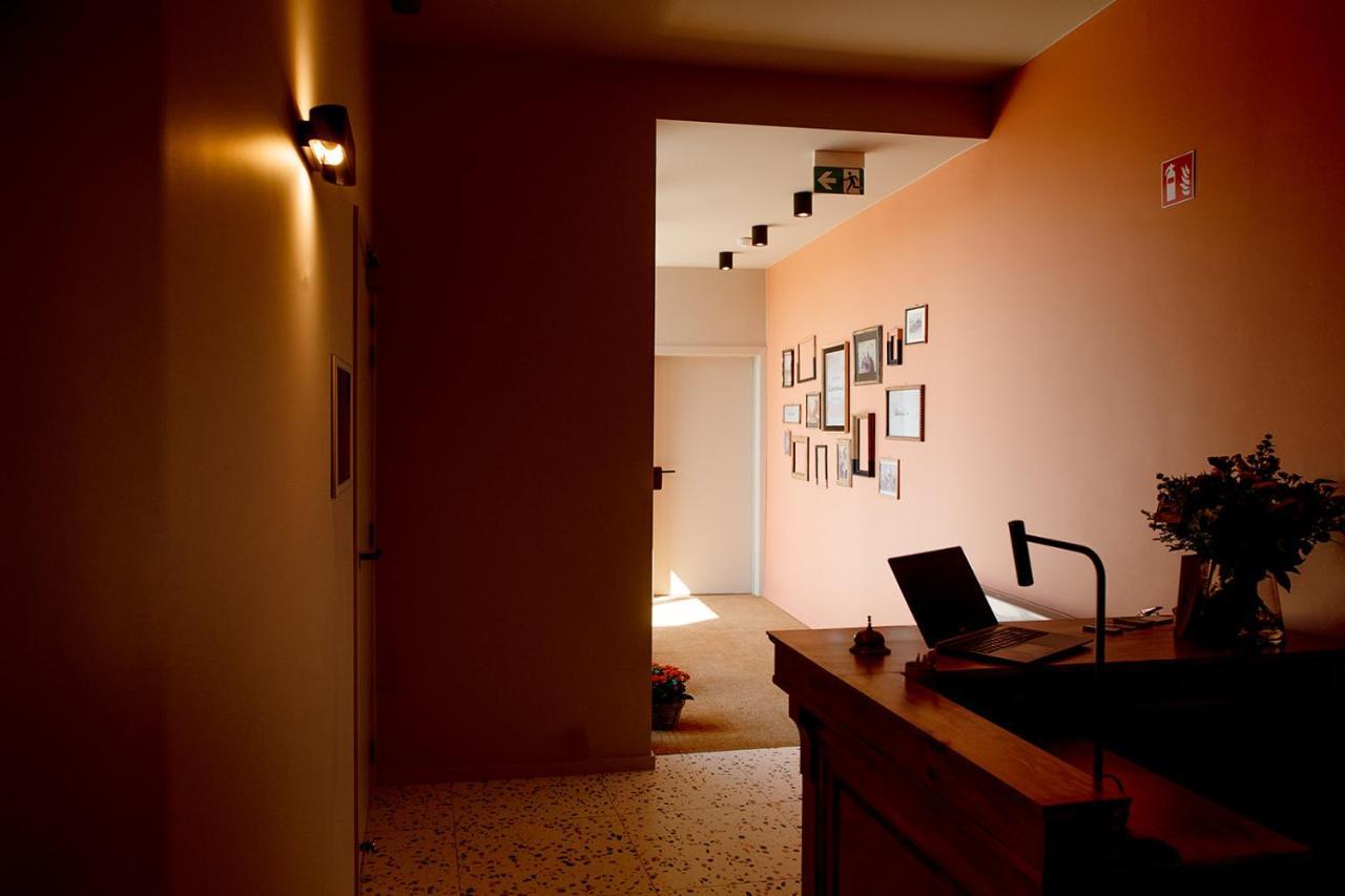 Hotel De La Poste Ellezelles 外观 照片